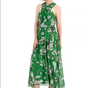 ~Last Chance CLEARANCE 💸Taylor Printed Crisscross Maxi Dress Green Flowy